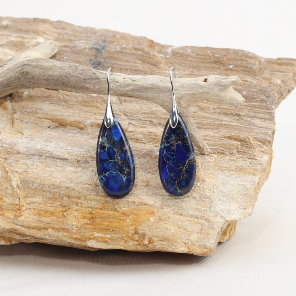 Boucles d'Oreilles Léontine - Pierre Naturelle Bleu Profond de l'Océan