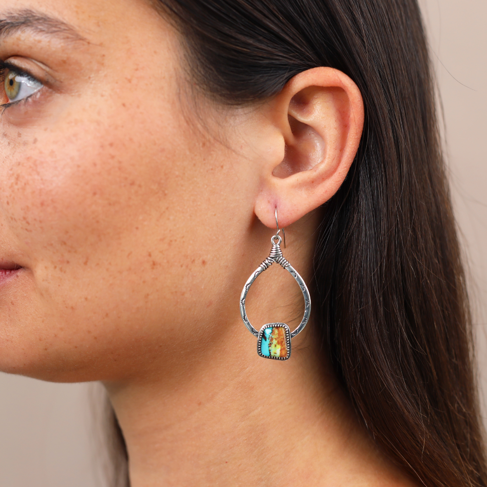 Boucles D'oreilles Émeraude d'Élise - Gemmes Turquoise et Alliage de Cuivre