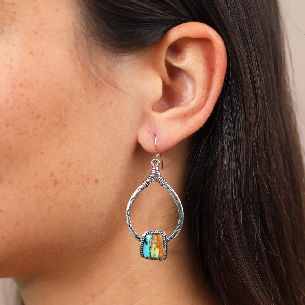 Boucles D'oreilles Émeraude d'Élise - Gemmes Turquoise et Alliage de Cuivre